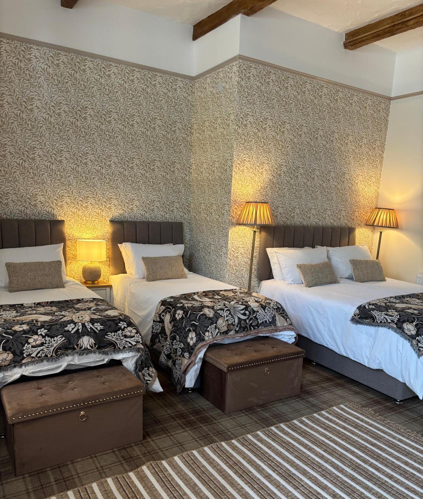 Bed & Breakfast Blenkinsopp Castle 4*